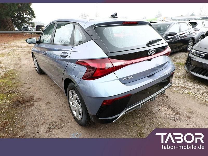 Neu Hyundai i20 Select 90 PS (66 kW) 2025 Blau Limousine