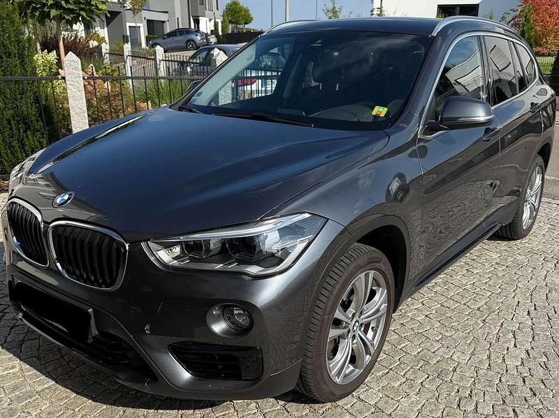 Grau Gebraucht 2018 BMW X1 M Sport SUV | 20.950 € (Superpreis) - Bild 1/4