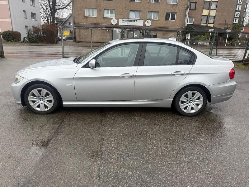Gebraucht BMW 320 Comfort Edition 184 PS (135 kW) 2010 Silber Limousine