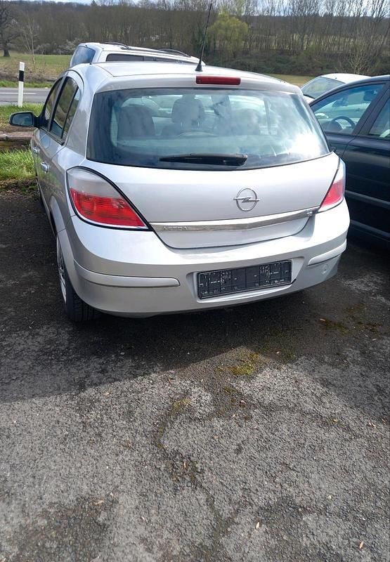 Gebraucht Opel Astra 125 PS (91 kW) 2004 Silber Limousine