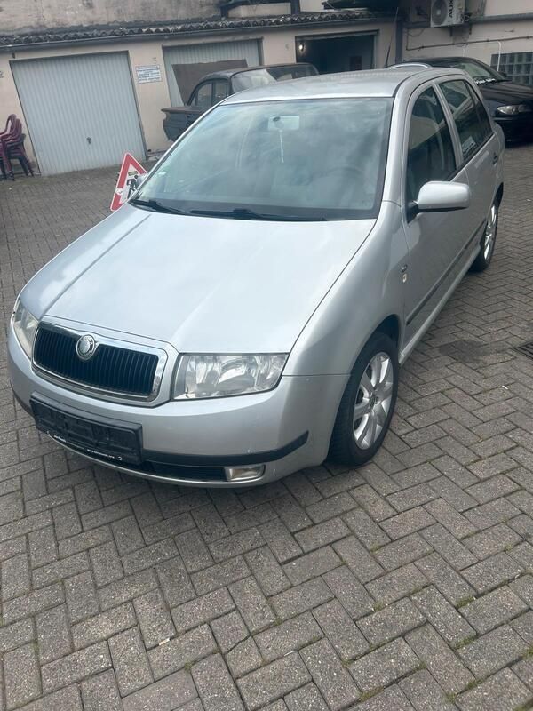 Silber Gebraucht 2002 Skoda Fabia Comfort Kleinwagen | 1.000 € (Fairer Preis) - Bild 1/4