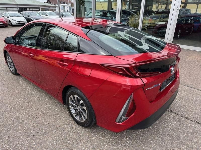 Gebraucht Toyota Prius Plug-in Hybrid Comfort 122 PS (89 kW) 2018 Emotinalredmetallic Kleinwagen