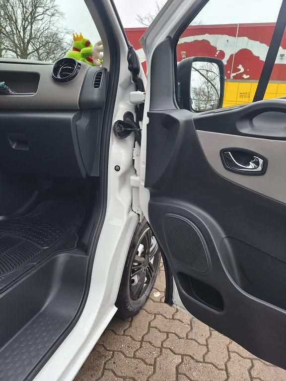 Gebraucht Renault Trafic 145 PS (106 kW) 2019 Weiß Van / Kleinbus