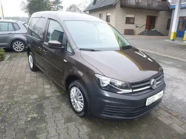 Gebraucht VW Caddy Trendline 102 PS (75 kW) 2017 Braun Van / Kleinbus