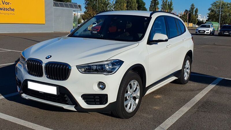 Weiß Gebraucht 2018 BMW X1 Sport Line SUV | 18.000 € (Fairer Preis) - Bild 1/4