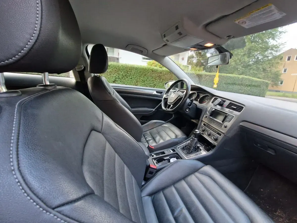 Gebraucht VW Golf VII Comfortline 105 PS (77 kW) 2013 Schwarz Limousine