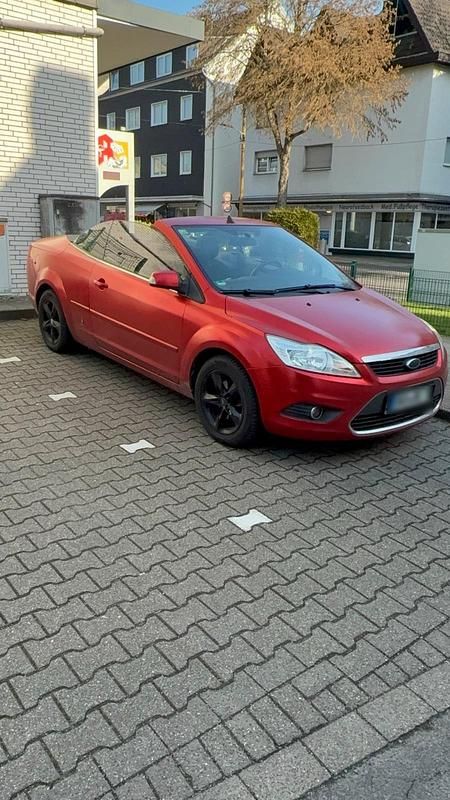 Gebraucht Ford Focus Cabriolet 101 PS (74 kW) 2008 Rot Cabrio