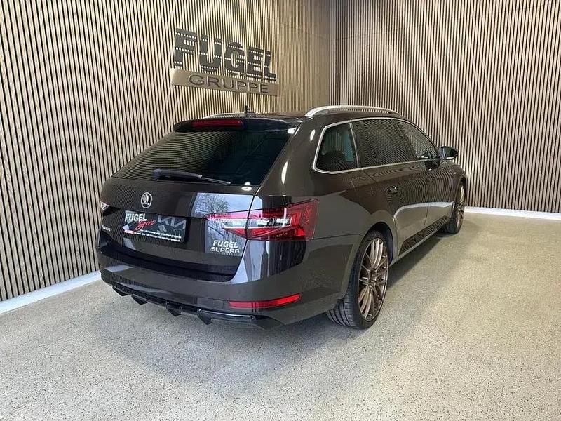 Używany Skoda Superb 180 KM (132 kW) 2016 Brązowy Kombi