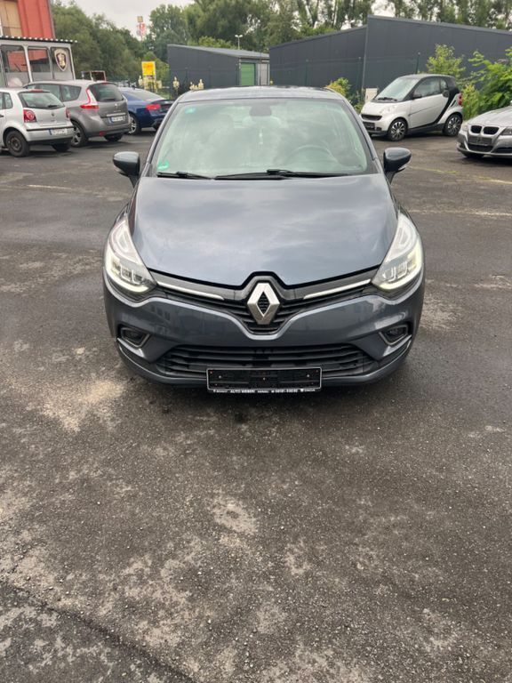 Grau Gebraucht 2018 Renault Clio IV Intens Limousine | 11.500 € (Etwas zu teuer) - Bild 1/4