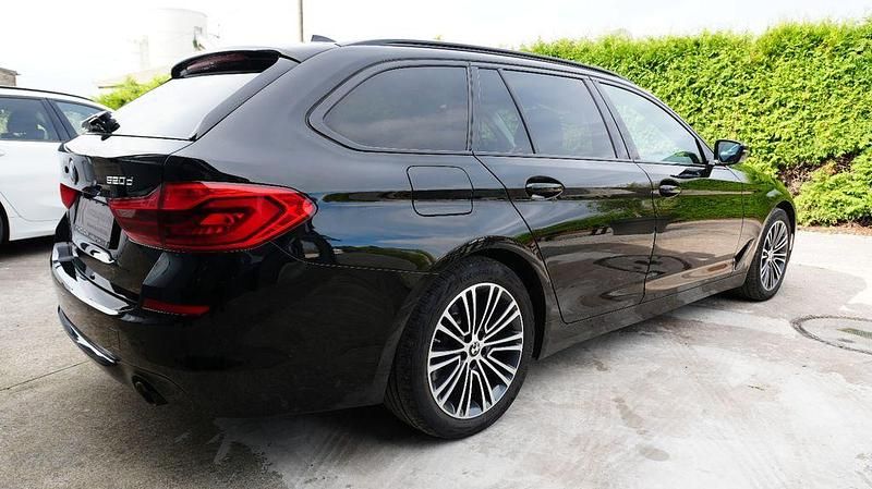 Gebraucht BMW 520 Sport Line 190 PS (139 kW) 2020 Schwarz Kombi
