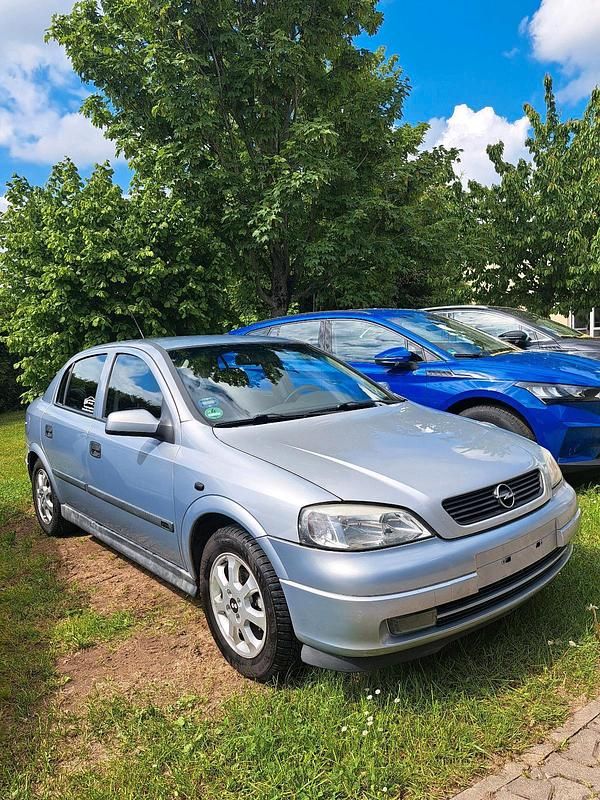 Silber Gebraucht 2000 Opel Astra Kleinwagen | 650 € (Superpreis) - Bild 1/4