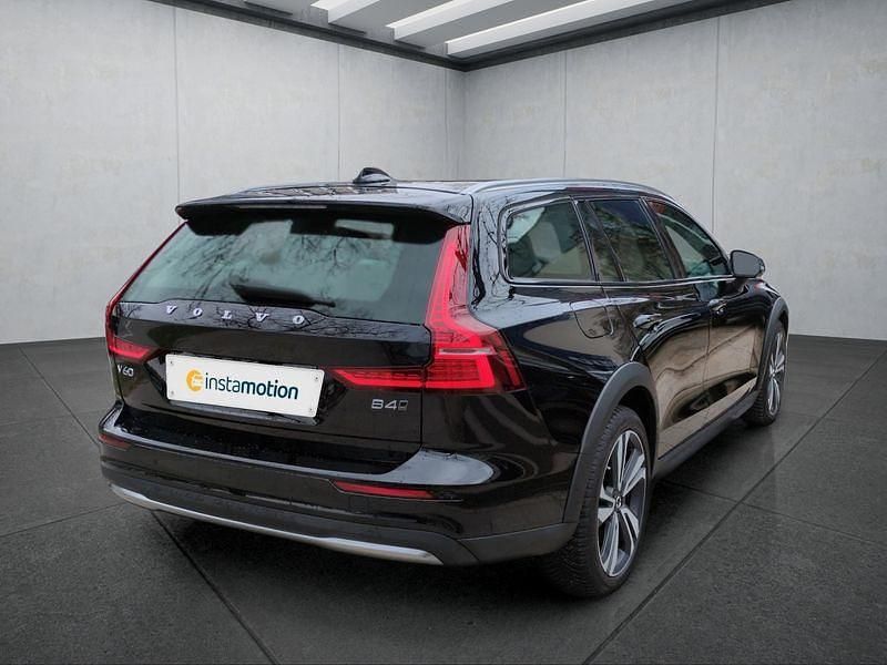Gebraucht Volvo V60 CC 197 PS (144 kW) 2023 Schwarz Kombi
