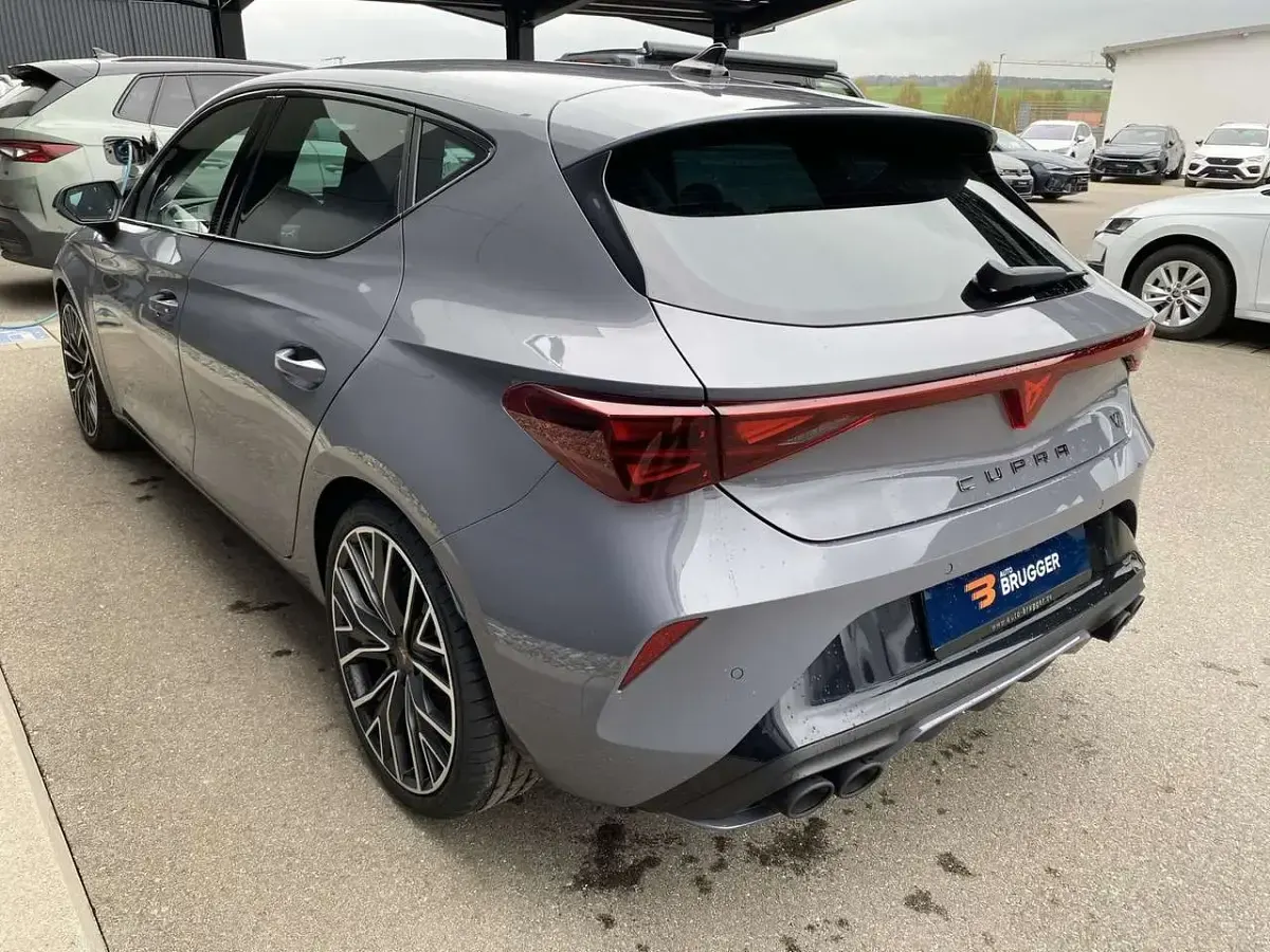 Neu Cupra Leon VZ 300 PS (220 kW) 2026 Graphene grau Limousine