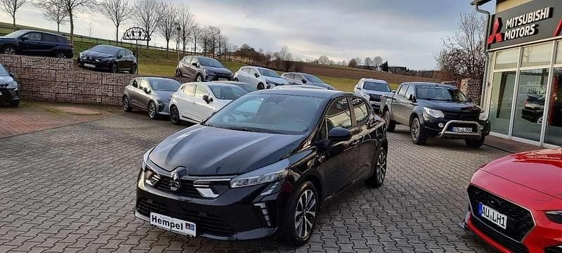 Neu Mitsubishi Colt Plus 91 PS (66 kW) 2025 Onyxschwarz Kleinwagen