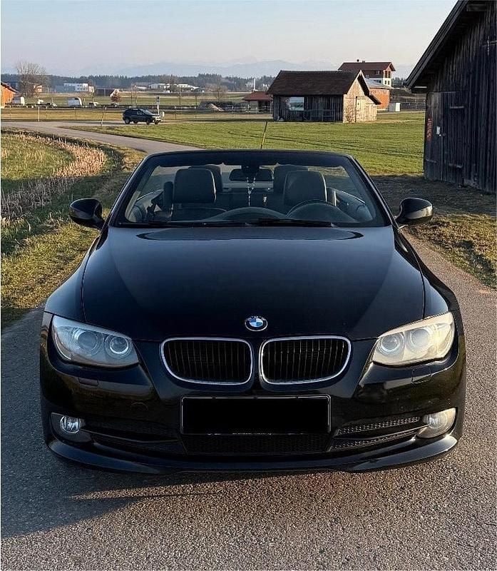 Gebraucht BMW 318 Cabriolet 143 PS (105 kW) 2011 Schwarz Cabrio