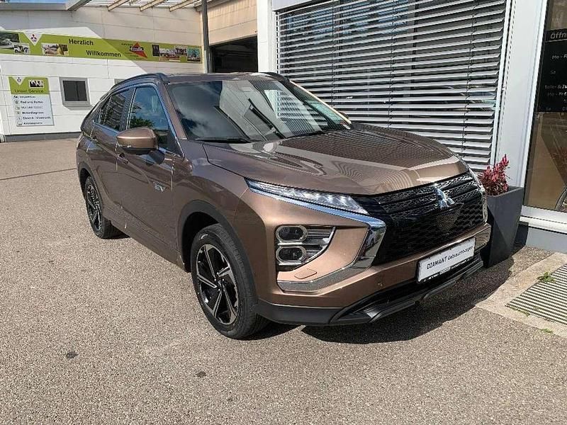 Gebraucht Mitsubishi Eclipse Cross Plus 188 PS (138 kW) 2022 Bronzebraun SUV