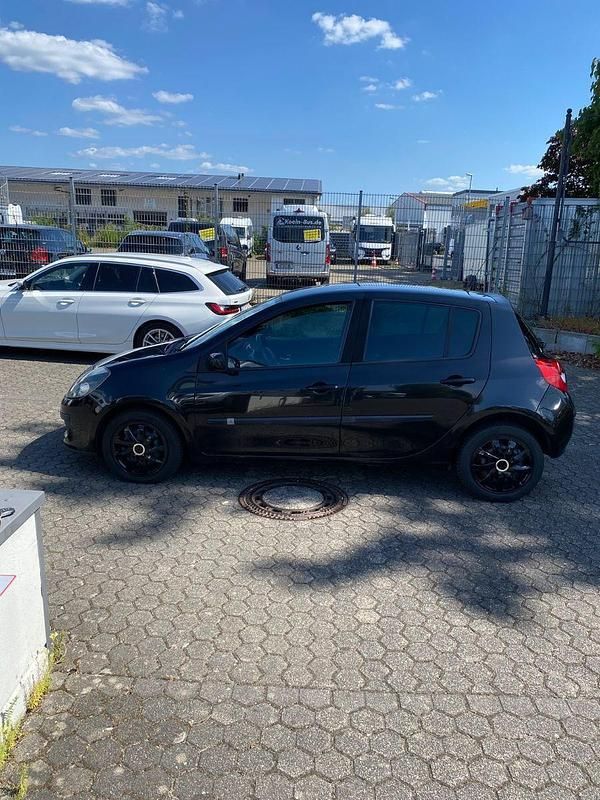Schwarz Gebraucht 2008 Renault Clio II Dynamique Limousine | 1.699 € (Fairer Preis) - Bild 1/4