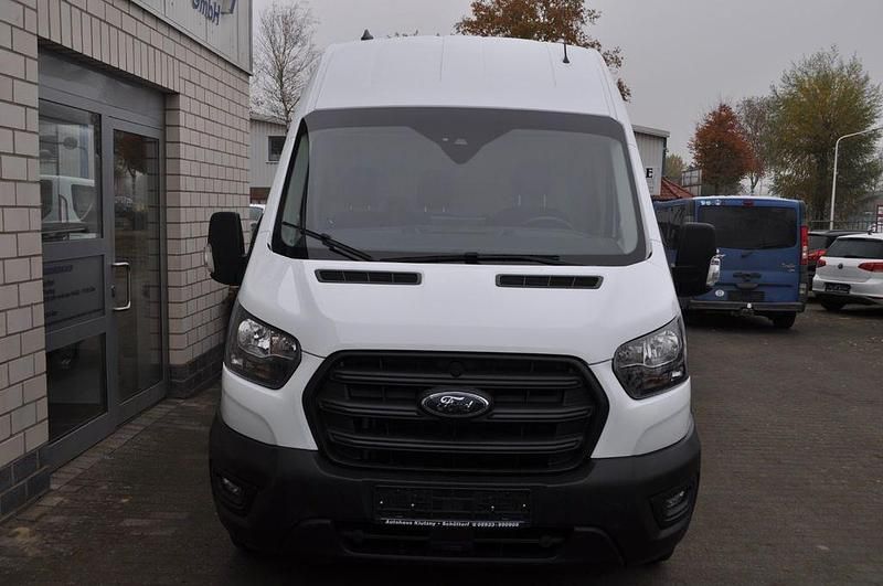 Gebraucht Ford Transit Trend 131 PS (96 kW) 2024 Weiß Limousine