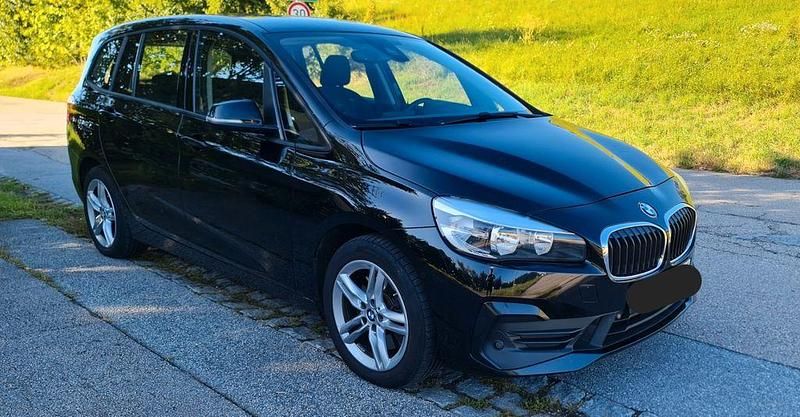 Schwarz Gebraucht 2019 BMW 220 Gran Tourer Van / Kleinbus | 13.500 € (Fairer Preis) - Bild 1/4