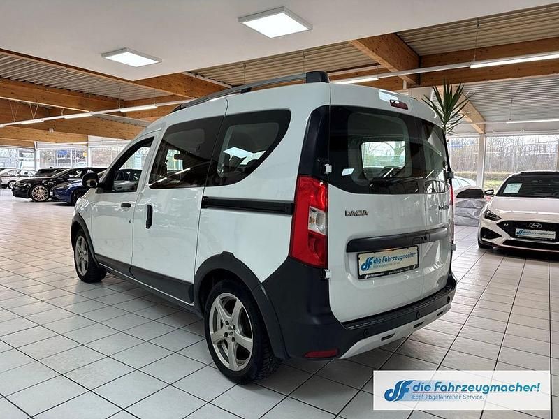 Gebraucht Dacia Dokker Stepway 95 PS (69 kW) 2020 Weiss Van / Kleinbus