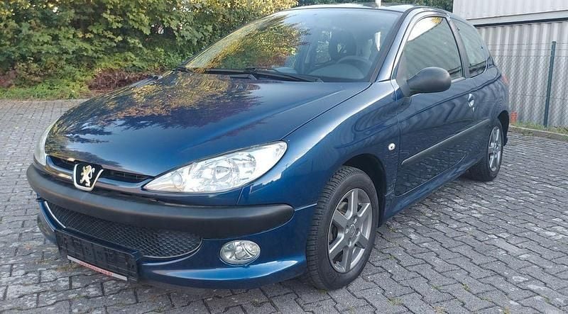 Blau Gebraucht 2005 Peugeot 206 Filou Limousine | 750 € (Guter Preis) - Bild 1/4