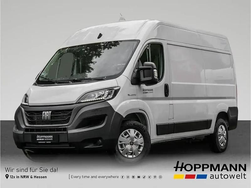 Weiß Gebraucht 2022 Fiat Ducato Van | 29.990 € (Fairer Preis) - Bild 1/4