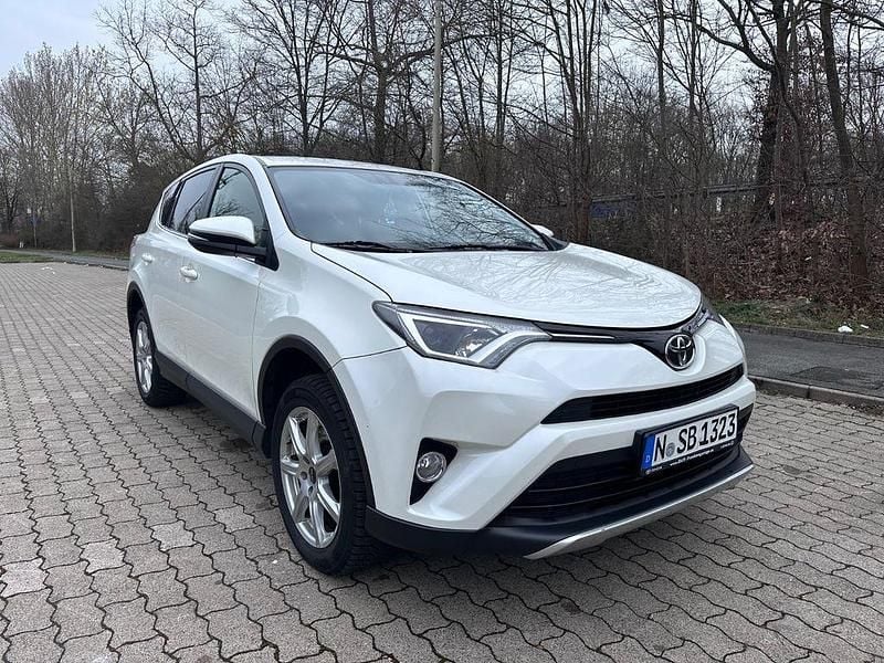 Gebraucht Toyota RAV4 143 PS (105 kW) 2016 Weiß SUV