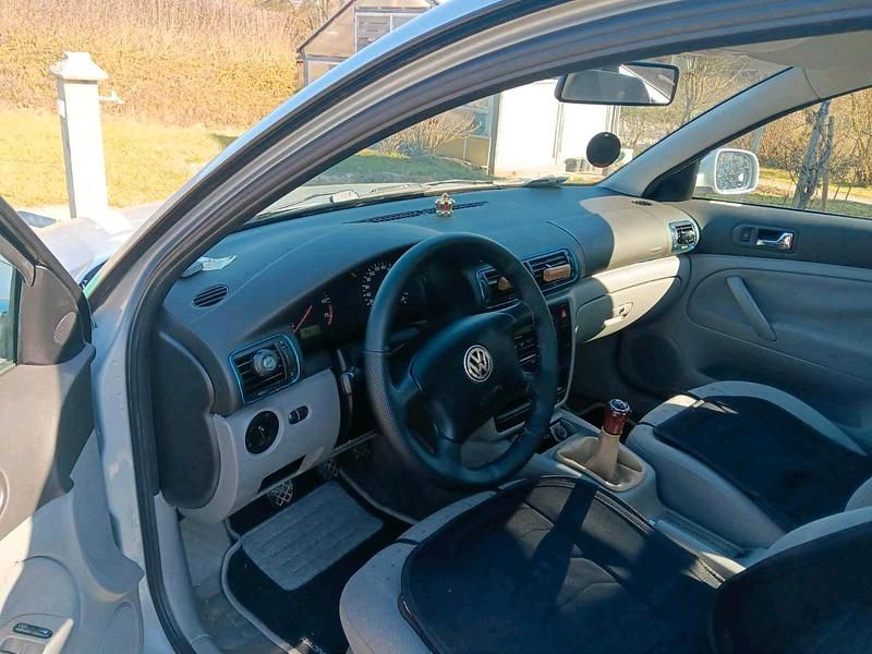 Second-hand VW Passat 110 CP (80 kW) 1998 Berlinǎ