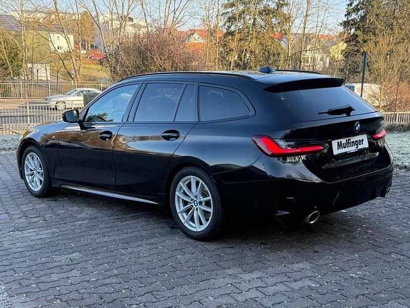 Gebraucht BMW 320 Sport Line 184 PS (135 kW) 2025 Black sapphire (metallic) Kombi