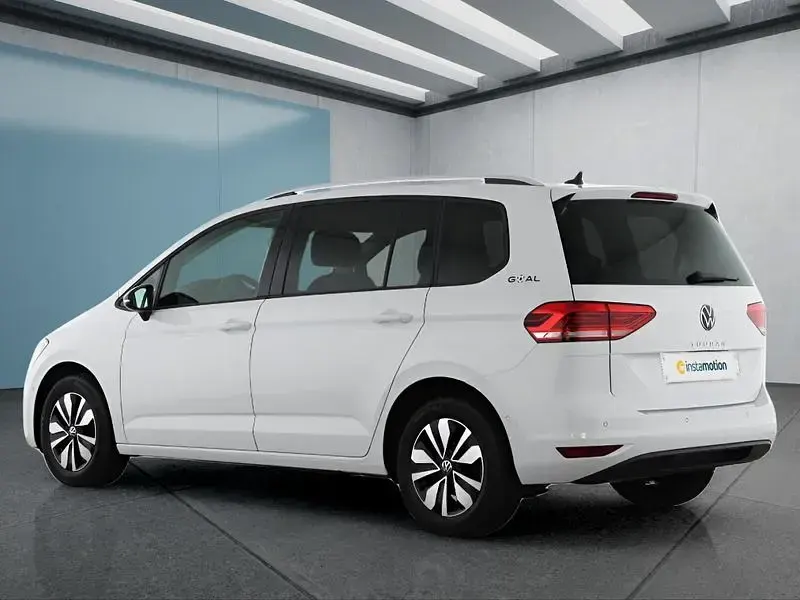Gebraucht VW Touran 150 PS (110 kW) 2025 Weiß Van / Kleinbus