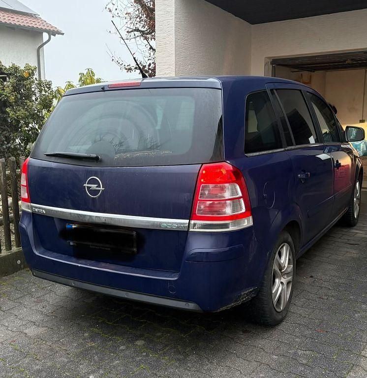 Gebraucht Opel Zafira Selection 116 PS (85 kW) 2011 Van / Kleinbus