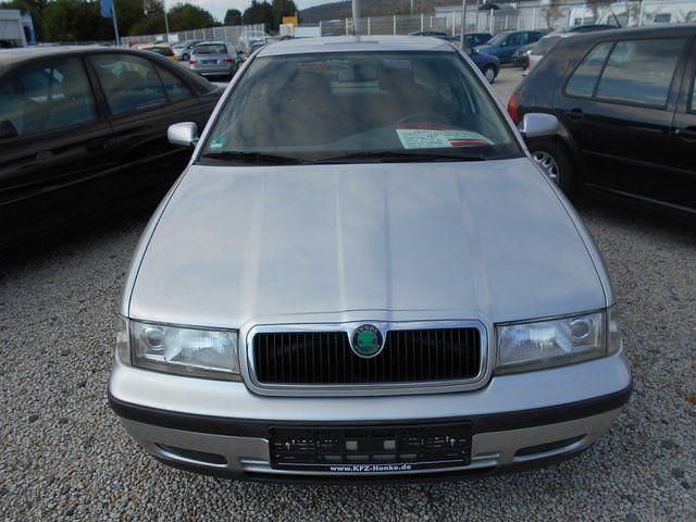 Gebraucht Skoda Octavia 101 PS (74 kW) 1997 Silber Limousine