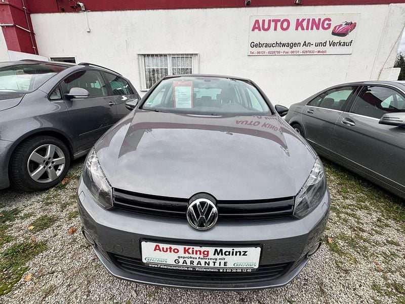 United grey Gebraucht 2012 VW Golf VII Match Kleinwagen | 7.398 € (Guter Preis) - Bild 1/4