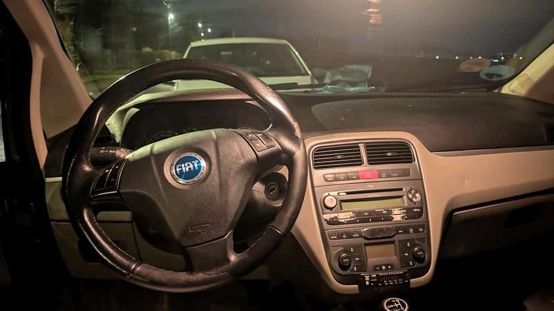 Gebraucht Fiat Grande Punto 90 PS (66 kW) 2007 Grau Kleinwagen