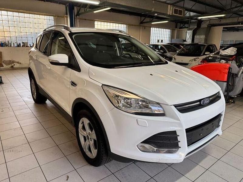 Gebraucht Ford Kuga SYNC Edition 150 PS (110 kW) 2016 Weiß SUV