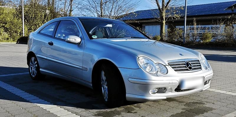 Gebraucht Mercedes C200 163 PS (119 kW) 2003 Silber Coupé