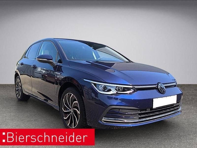 Gebraucht VW Golf Style 150 PS (110 kW) 2023 Blau Limousine