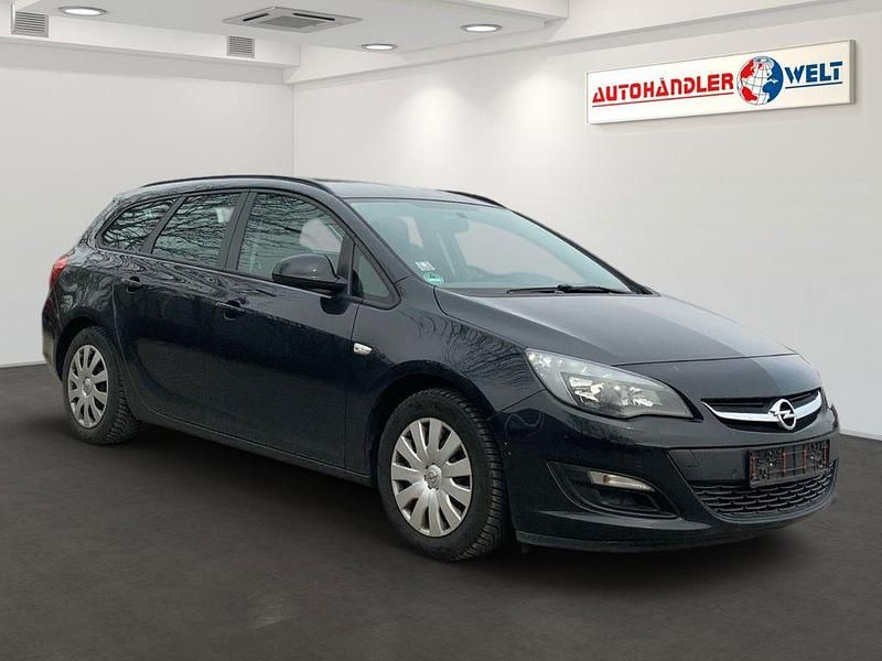 Gebraucht Opel Astra Edition 110 PS (80 kW) 2014 Other Kombi