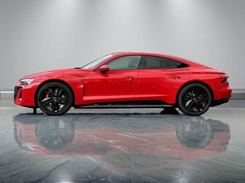 Gebraucht Audi e-tron GT quattro Ambiente 434 kW (591 PS) 2024 Rot Limousine