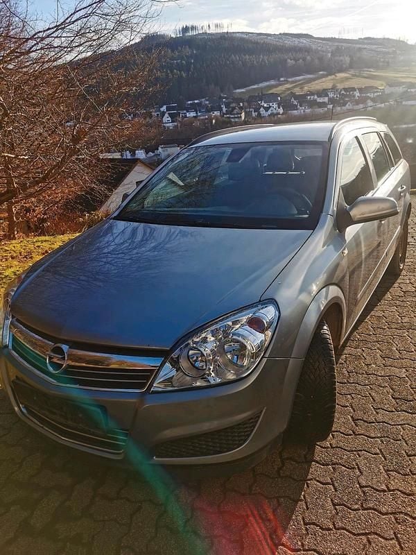 Gebraucht Opel Astra 101 PS (74 kW) 2009 Silber Kombi