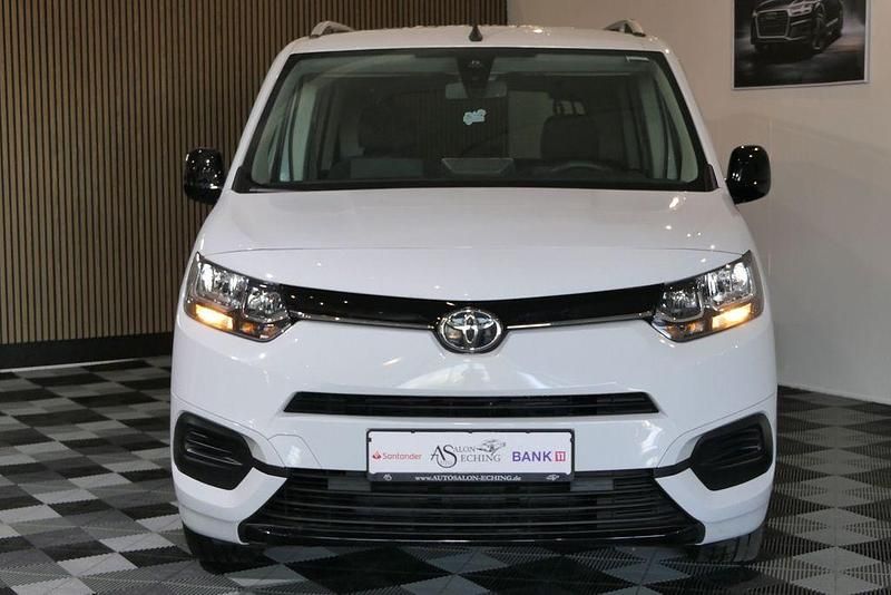 Gebraucht Toyota Proace Verso City 102 PS (75 kW) 2023 Weiß Kombi