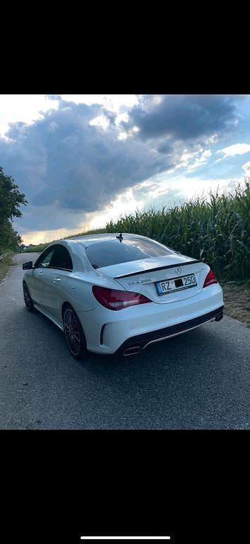 Weiß Gebraucht 2016 Mercedes CLA250 Limousine | 19.900 € (Superpreis) - Bild 1/4
