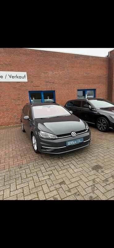 Grau Gebraucht 2020 VW Golf VII Kombi | 16.850 € (Guter Preis) - Bild 1/4