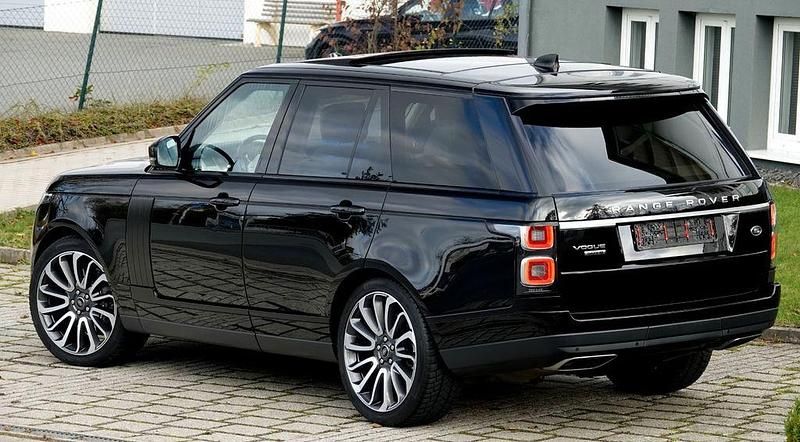 Santorini black Gebraucht 2018 Land Rover Range Rover Vogue SUV | 49.499 € (Fairer Preis) - Bild 1/4