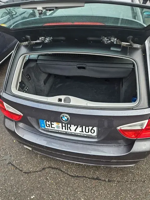 Gebraucht BMW 318 143 PS (105 kW) 2008 Grau Kombi