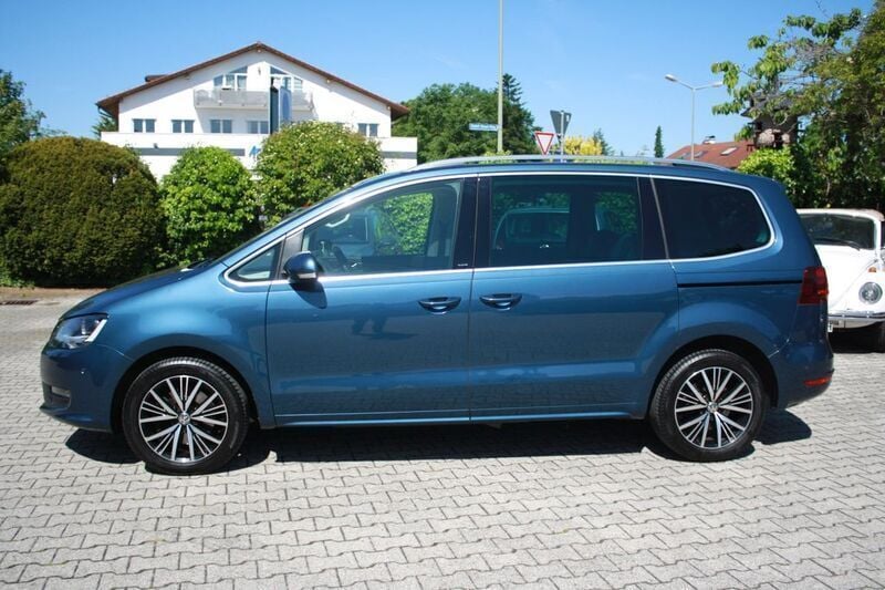 Blau Gebraucht 2016 VW Sharan Allstar Van / Kleinbus | 14.900 € (Superpreis) - Bild 1/4