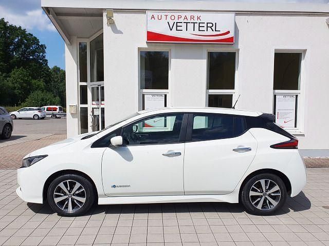 Gebraucht Nissan Leaf Acenta 89 kW (122 PS) 2019 Weiß Kleinwagen