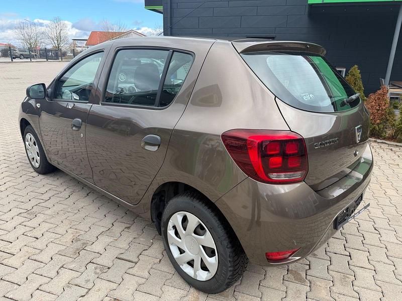 Gebraucht Dacia Sandero Essentiel 73 PS (53 kW) 2018 Braun Limousine