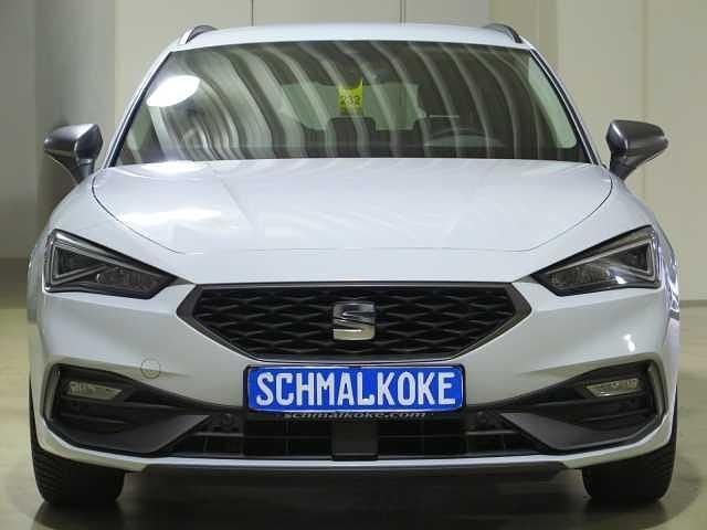 Nevada white (metallic) Gebraucht 2024 Seat Leon FR Kombi | 25.750 € (Superpreis) - Bild 1/4