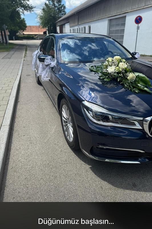 Blau Gebraucht 2018 BMW 740 Limousine | 47.999 € - Bild 1/4